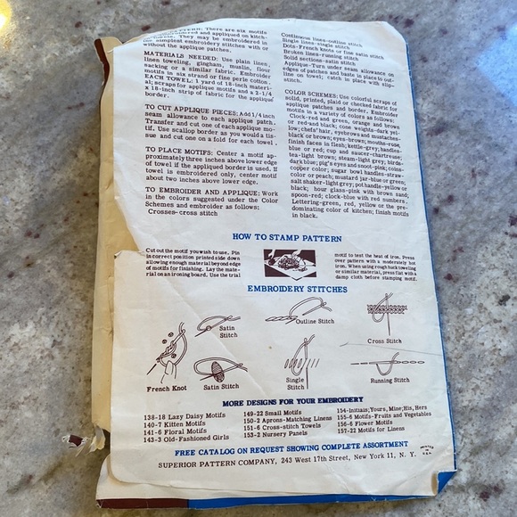 New never used Vintage Towel Appliques Set - Picture 2 of 2